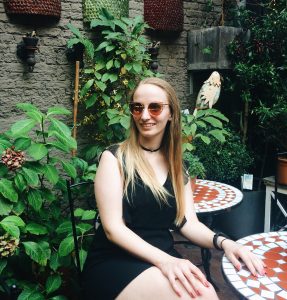 City trip Antwerp: Me in the garden of Diamonds and Pearls