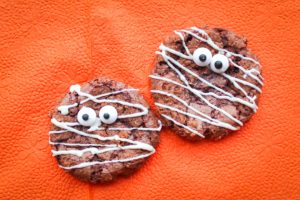 Halloween treats: Mummy Cookies