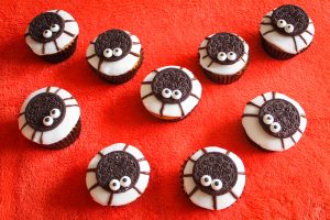 Halloween treats: Spider Cupcakrs