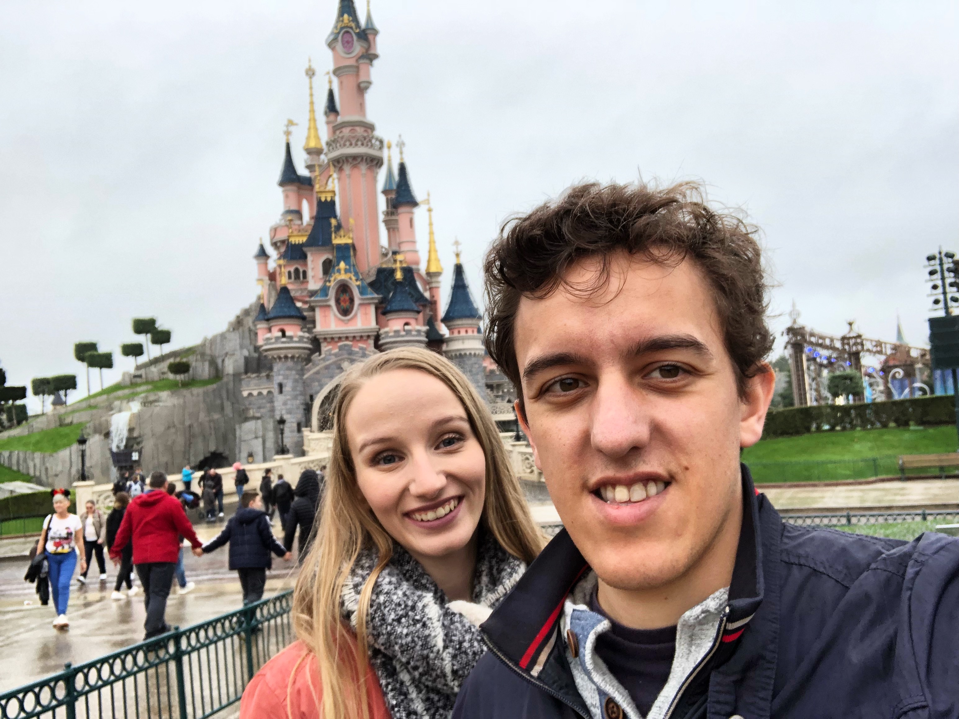 Disneyland: Sleeping beauty Castle