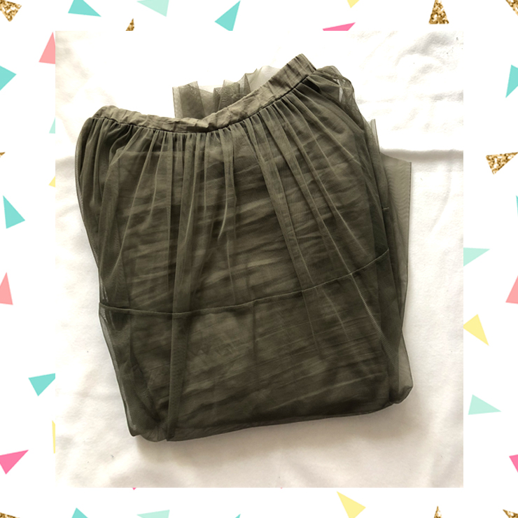 Khaki green skirt noisy may